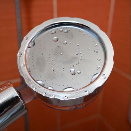 Obrázek z Úsporná rotující sprchová hlavice - stříbrná