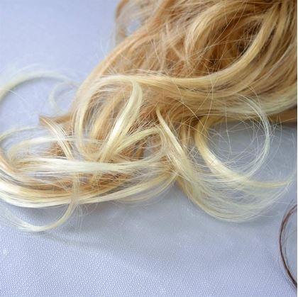 Obrázek z Příčesek do vlasů drdol - plavá blond