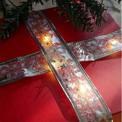  Svítící vánoční stuha 5 m - stříbrná