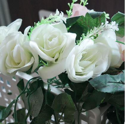 Obrázek z Umělá převislá květina 90 cm - bílá