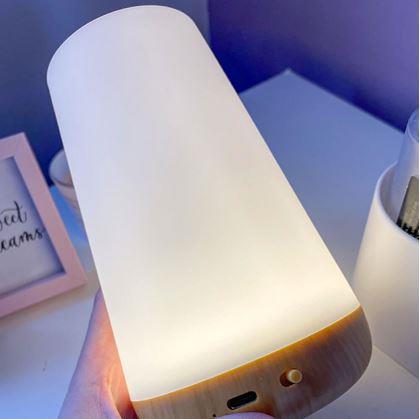 Obrázek z Chytrá LED lampička měnící barvy