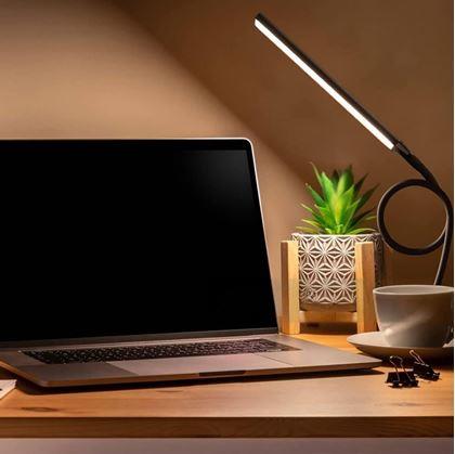 Obrázek z Flexibilní stmívatelná stolní LED lampa s klipem
