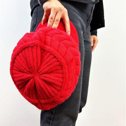 Obrázek z Zateplený baret s kožíškem - červený