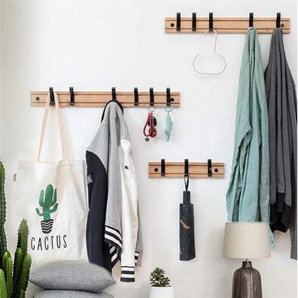 Obrázek z Dřevěný věšák s 5 kovovými háčky 50 cm 