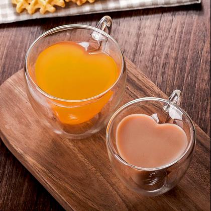 Obrázek z Skleněný hrnek s dvojitou stěnou - srdíčko