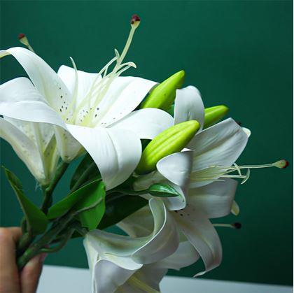 Obrázek z Umělá kytice lilií - bílá