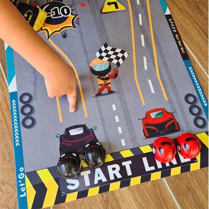 Obrázek z Hrací podložka - závodní auta