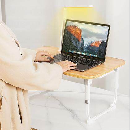 Obrázek z Výsuvný stolek na notebook s USB lampičkou