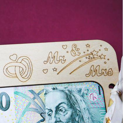 Obrázek z Svatební dar - dřevěné pouzdro na peníze