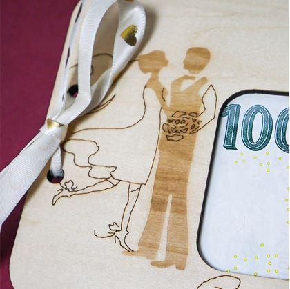 Obrázek z Svatební dar - dřevěné pouzdro na peníze