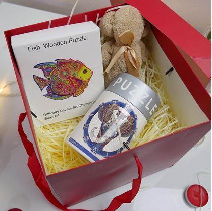 Obrázek z Dárková krabička 22 cm - červená