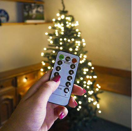 Obrázek z Vánoční LED osvětlení s dálkovým ovladačem - bez motání s rovnoměrným rozložením světýlek