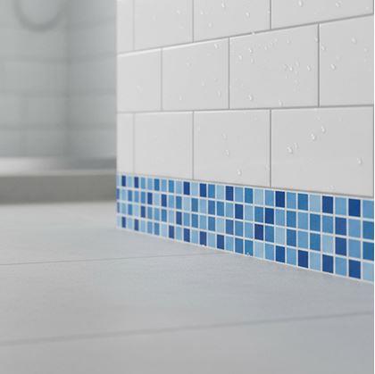 Obrázek z Samolepicí lišta mozaika - modrý mix