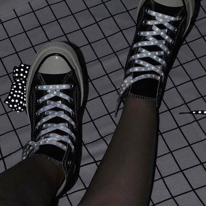 Obrázek z Tkaničky s reflexními hvězdičkami - bílé