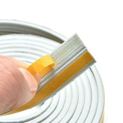 Obrázek Samolepící těsnění do oken a dveří 2,5 m