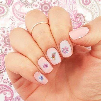 Obrázek z Sada samolepek na nehty - 71 ks květy