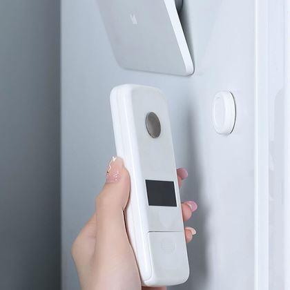 Obrázek z Nalepovací magnetický držák