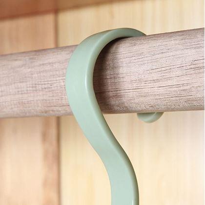 Obrázek z Praktický věšák do skříně - zelený