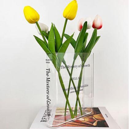 Obrázek z Váza ve tvaru knihy