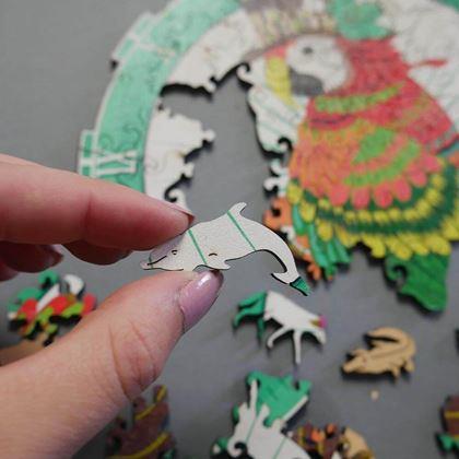 Obrázek z Dřevěné zvířecí puzzle - papoušek